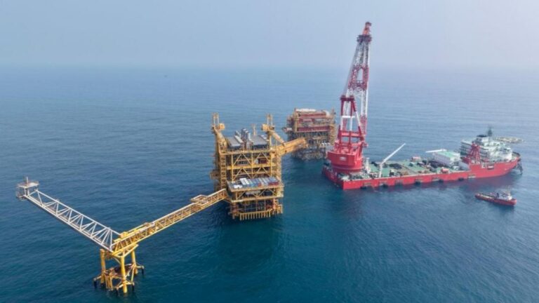 インド全域で石油・ガス探査促進、21鉱区提供
