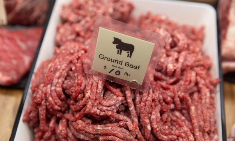 米国で牛肉価格高騰が長期化、干ばつや供給網問題が影響