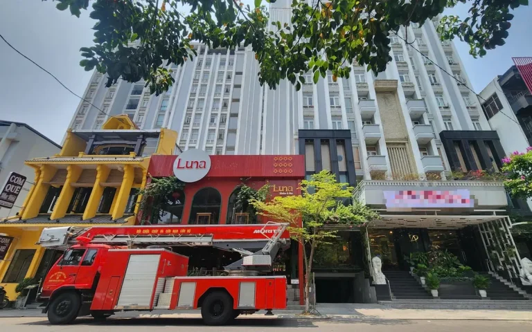 フエ市、中心部の「黄金地」ホテルへの観光客案内を禁止