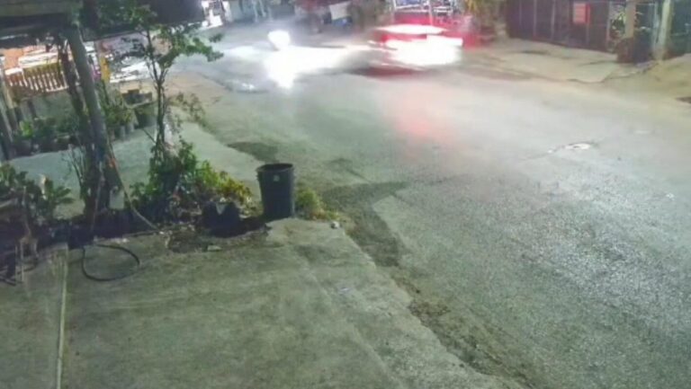 【カンチャナブリ】飲酒運転の車が逆走、43歳女性死亡
