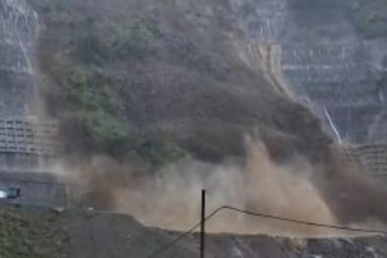 【インドネシア・西ジャワ州】チソカン水力発電所地滑り、死者なし