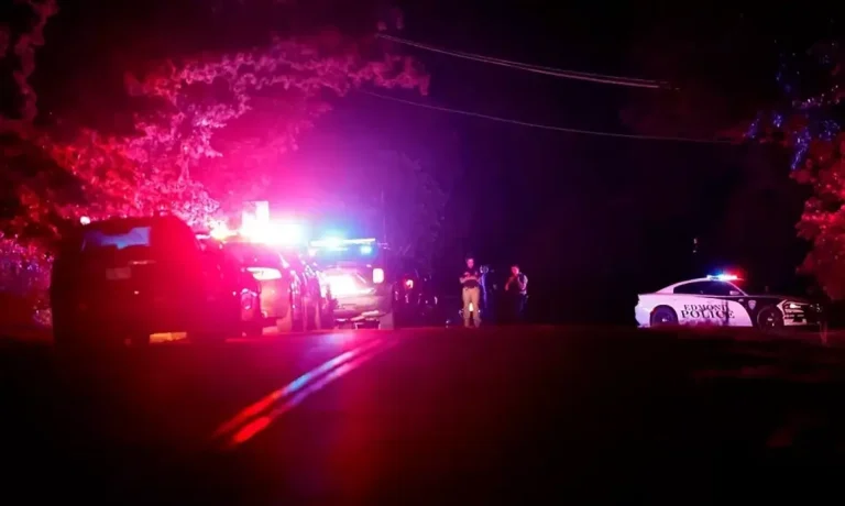 【米国・エドモンド】湖畔パーティーで銃乱射事件、23名負傷