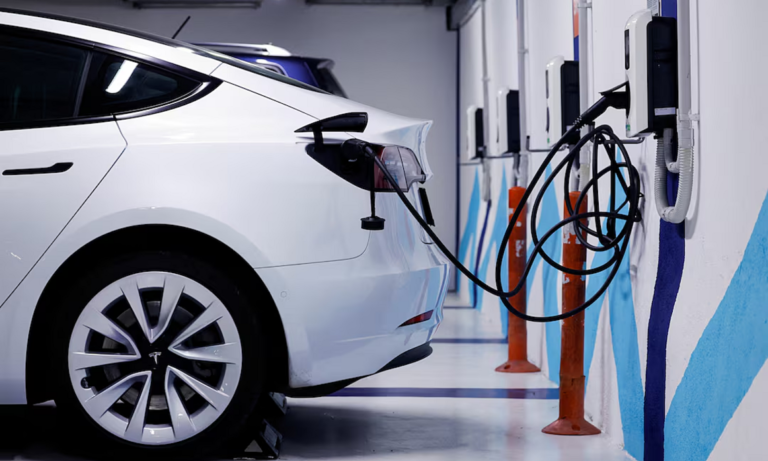 欧州、EV・バッテリーに2300億ドル超投資 中国依存低減へ