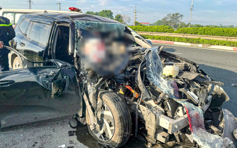 【ベトナム・タイグエン】高速道路で乗用車が大破、1名救助