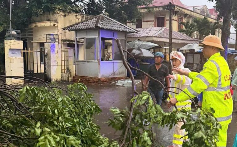【ベトナム・ダクラク省】豪雨と竜巻で甚大な被害