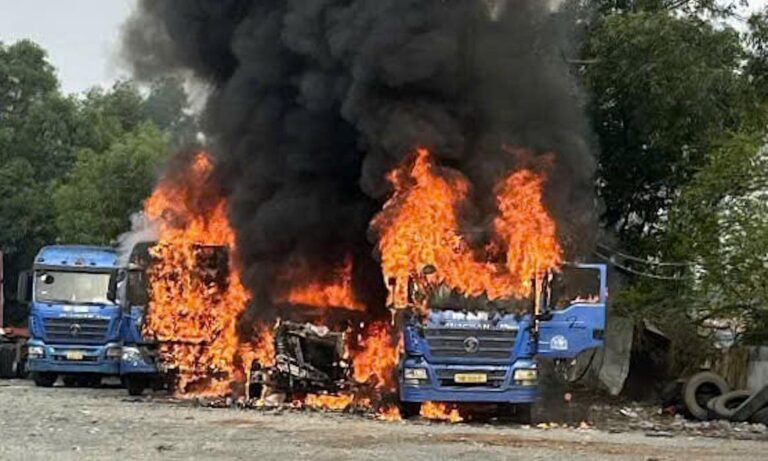 【ホーチミン】駐車場でコンテナ牽引車3台が全焼