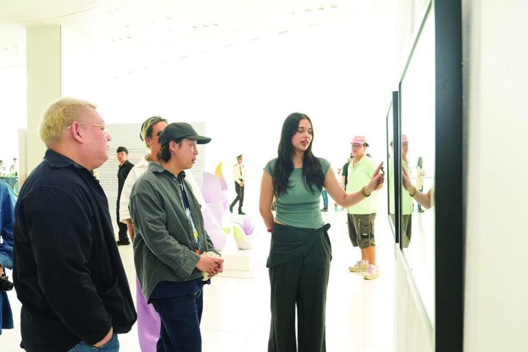 バンコク：若手芸術家の卒業制作展