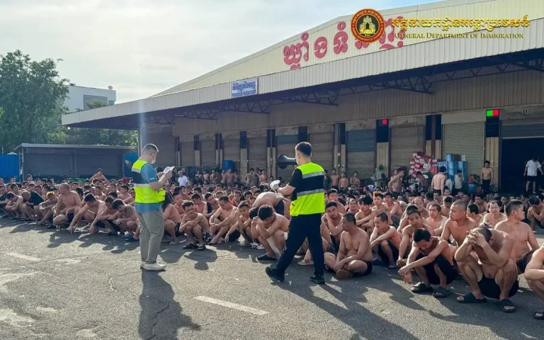 【カンボジア】オンライン詐欺関与で457人追放