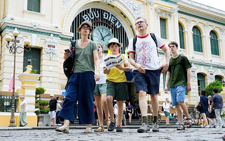 ホーチミン市、外国人観光客の消費促進策を議論