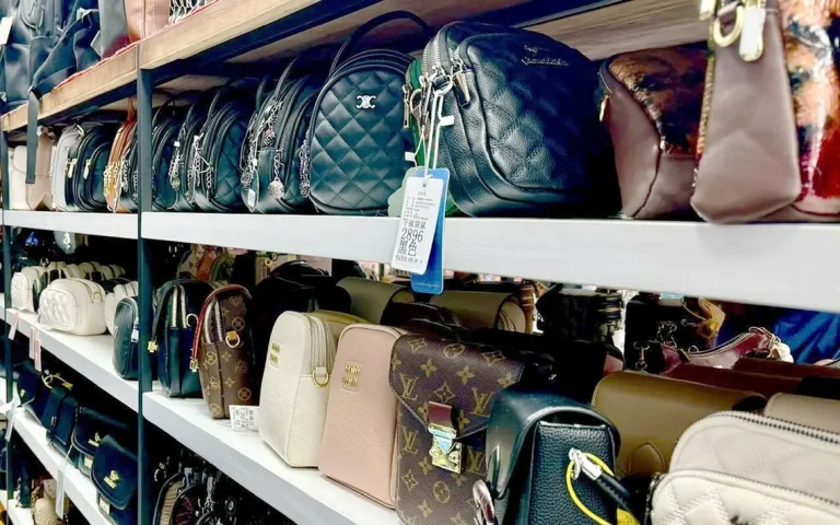 【ホーチミン市】偽造品販売グループを摘発、巧妙な手口で顧客欺く