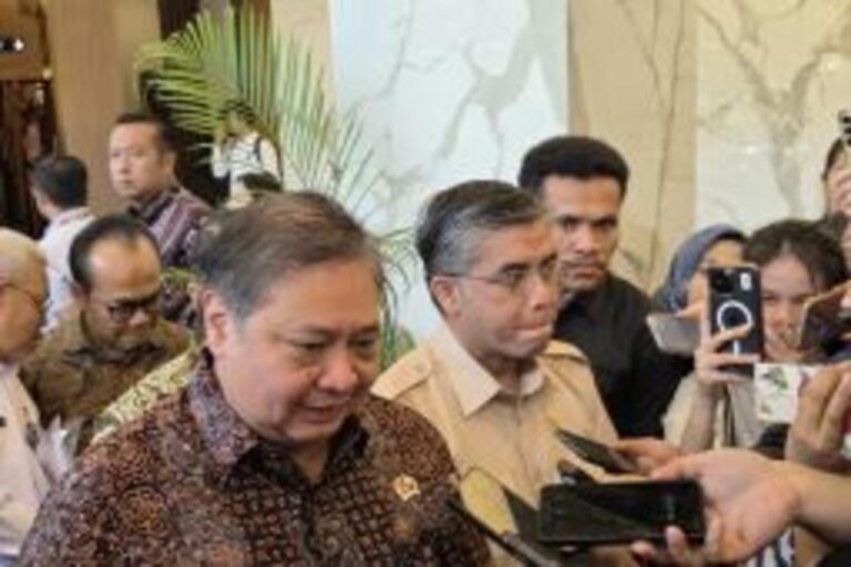 ジャカルタ発：インドネシア政府、作家支援と交通割引で経済活性化へ