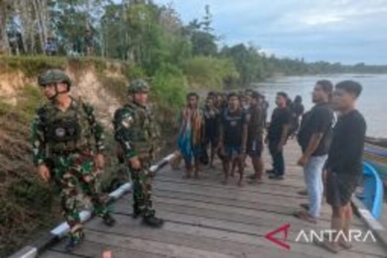 【インドネシア・パプア】金鉱労働者44人を救助