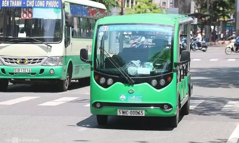 ホーチミン市、狭い路地向け「ミニバス」導入を検討
