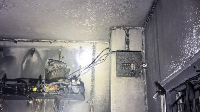 【サムットプラカーン】バーンプレーン地区でアパート火災、10人超が避難