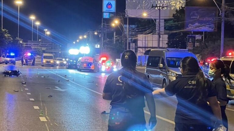 【ノンタブリ】警察のサイレンで暴走、バイク集団が多重衝突し死者