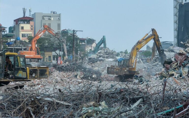 ハノイ市2.5号線、粉塵問題で緊急対策指示