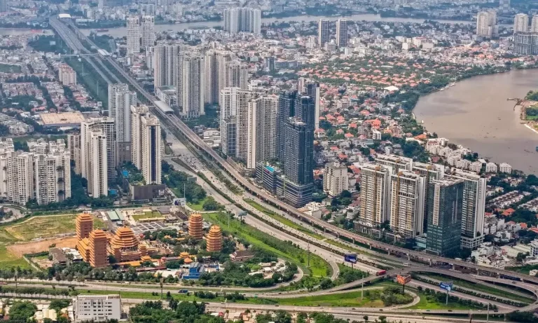 ホーチミン市、衛星都市開発で中心部混雑緩和へ
