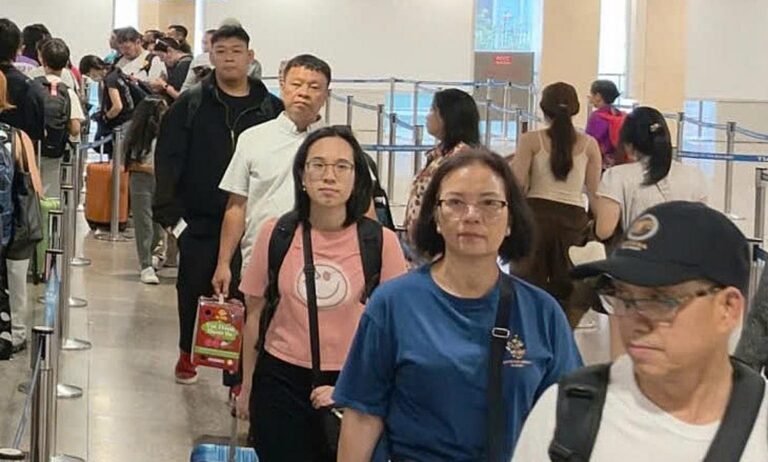 ホーチミン市タンソンニャット空港、夏季利用者がテト並みに急増